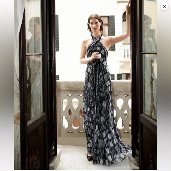*NWT* White House Black Market Ikat Print Halter Maxi Dress  Size 4 - Picture 5 of 10